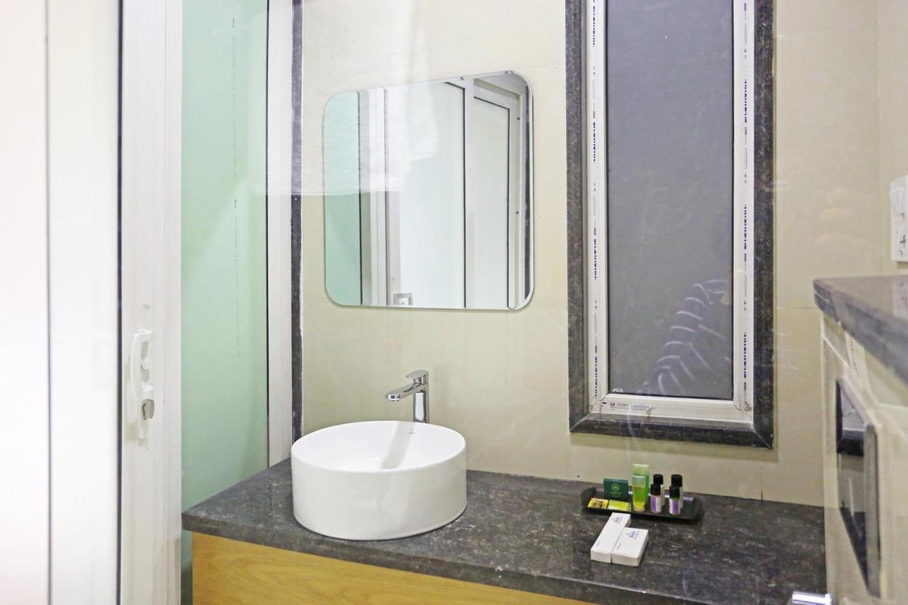 Hotel Apple Villa - Near Delhi Airport With Free Airport Transsfer New Delhi Exteriör bild