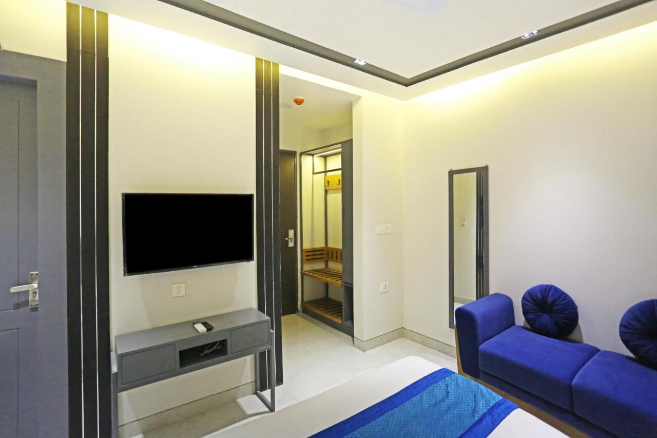 Hotel Apple Villa - Near Delhi Airport With Free Airport Transsfer New Delhi Exteriör bild