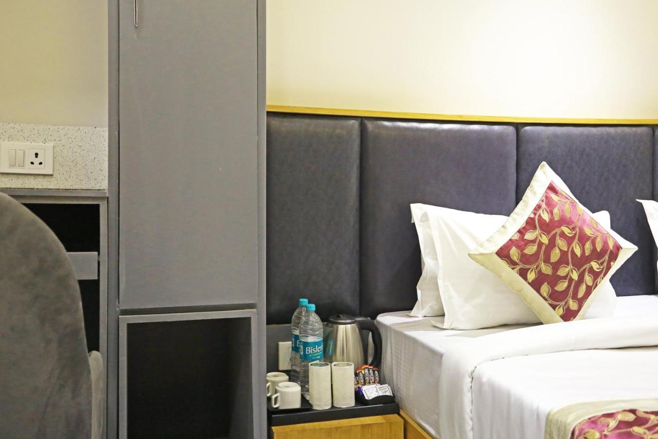 Hotel Apple Villa - Near Delhi Airport With Free Airport Transsfer New Delhi Exteriör bild