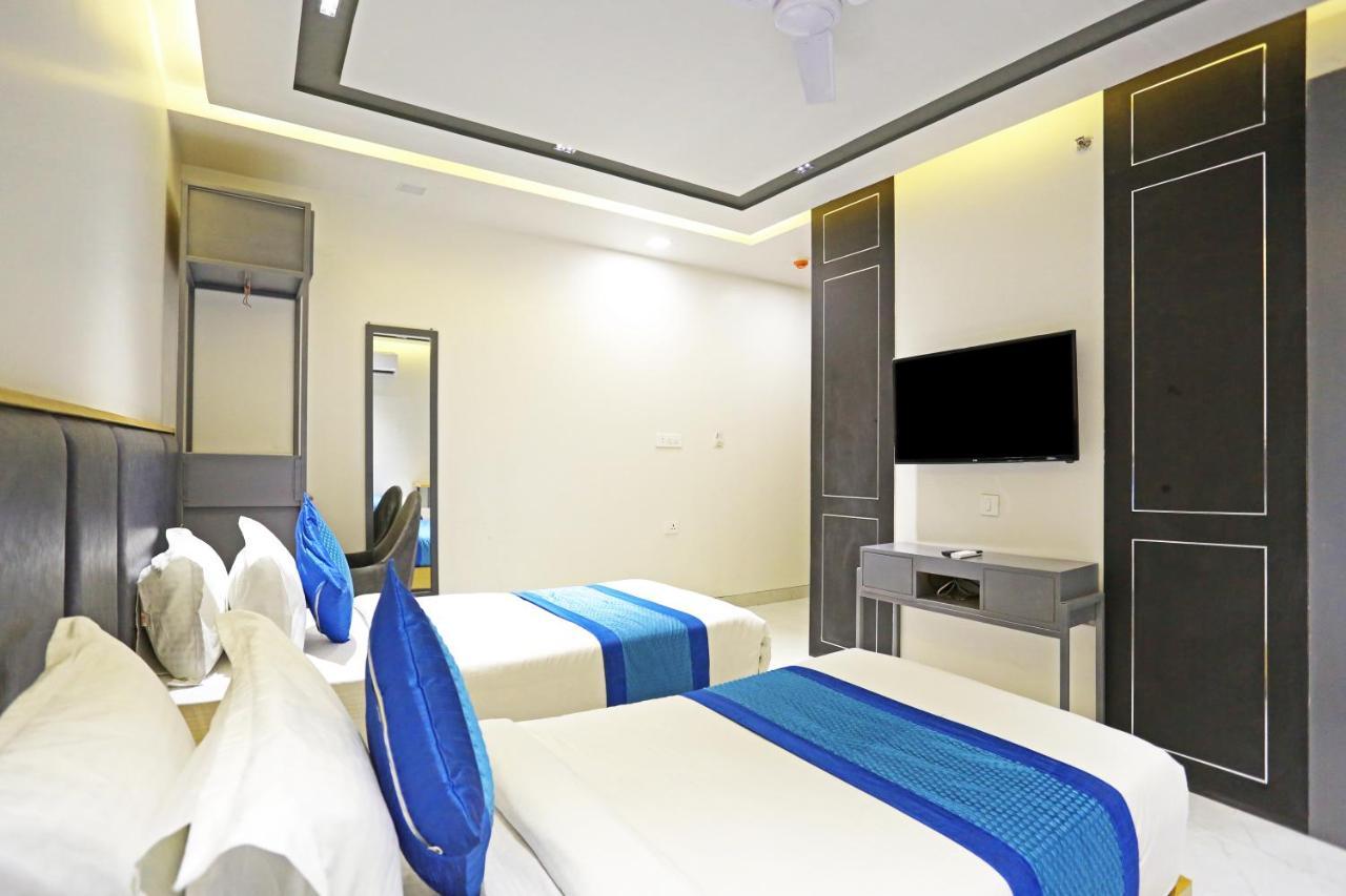 Hotel Apple Villa - Near Delhi Airport With Free Airport Transsfer New Delhi Exteriör bild