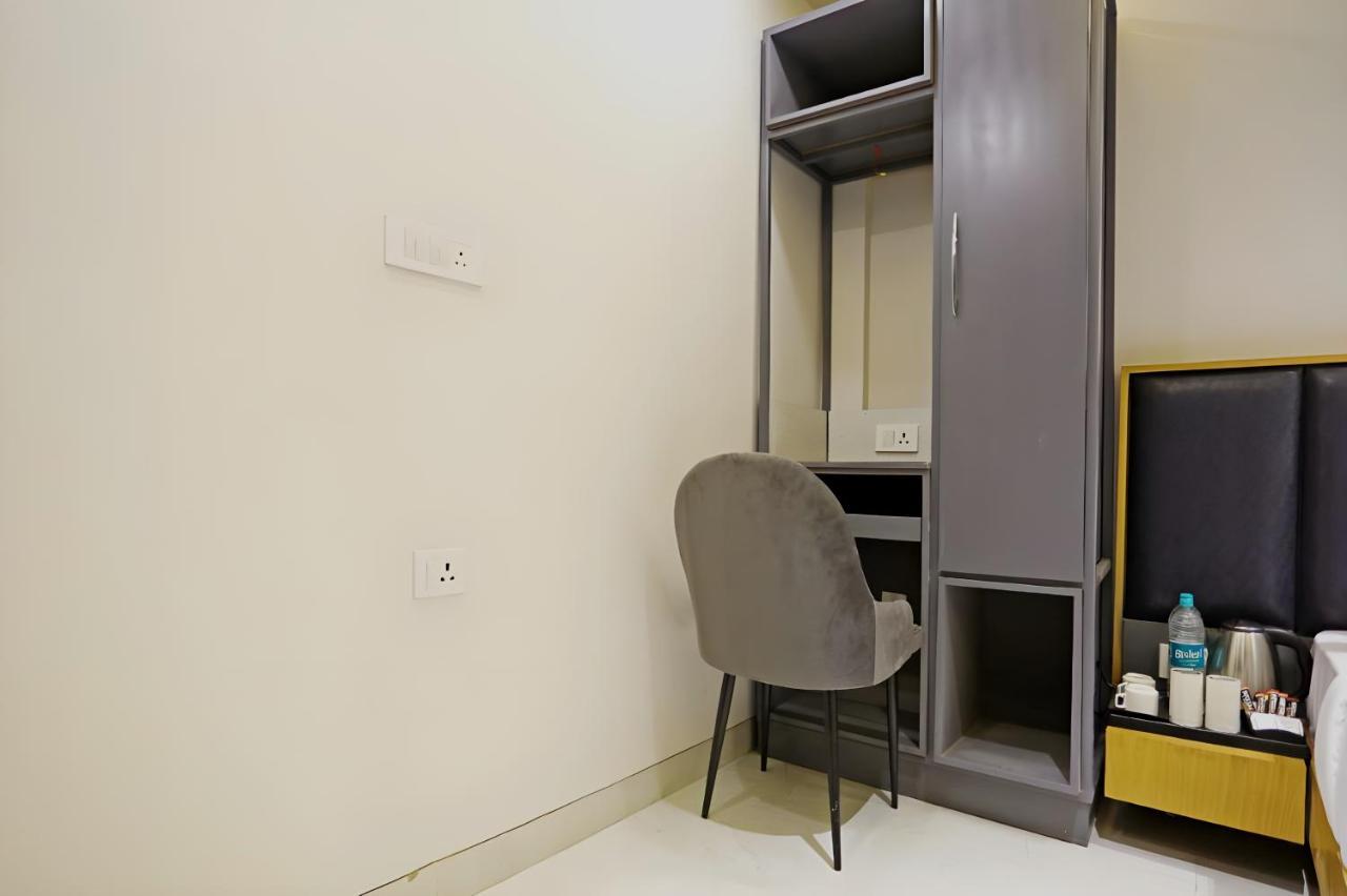 Hotel Apple Villa - Near Delhi Airport With Free Airport Transsfer New Delhi Exteriör bild