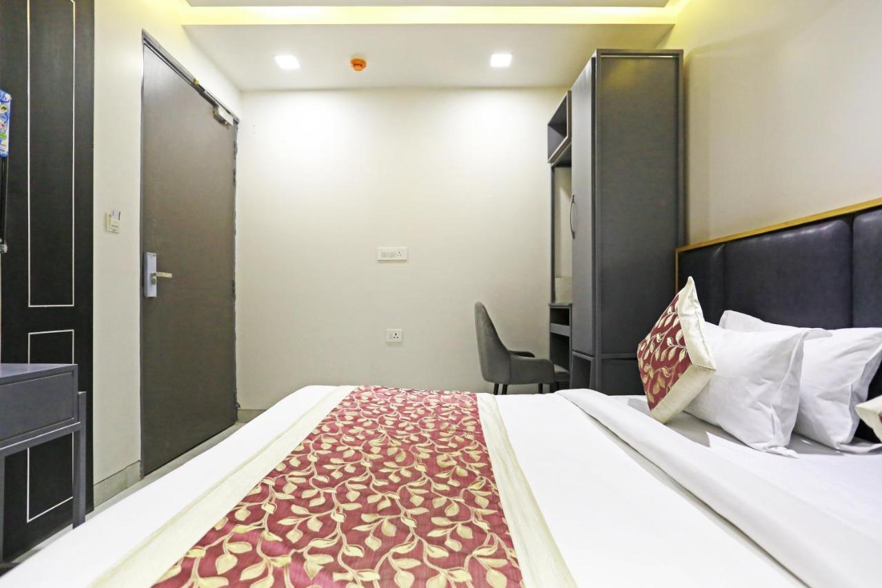 Hotel Apple Villa - Near Delhi Airport With Free Airport Transsfer New Delhi Exteriör bild