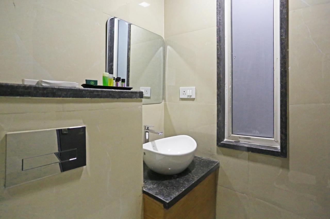 Hotel Apple Villa - Near Delhi Airport With Free Airport Transsfer New Delhi Exteriör bild