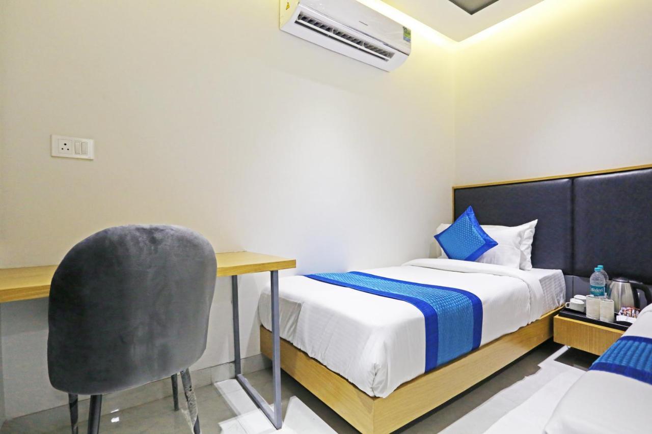 Hotel Apple Villa - Near Delhi Airport With Free Airport Transsfer New Delhi Exteriör bild