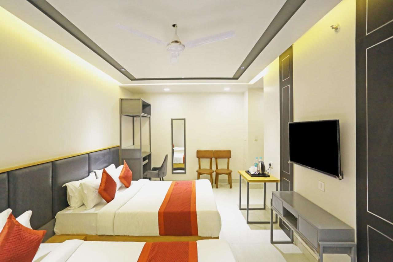 Hotel Apple Villa - Near Delhi Airport With Free Airport Transsfer New Delhi Exteriör bild