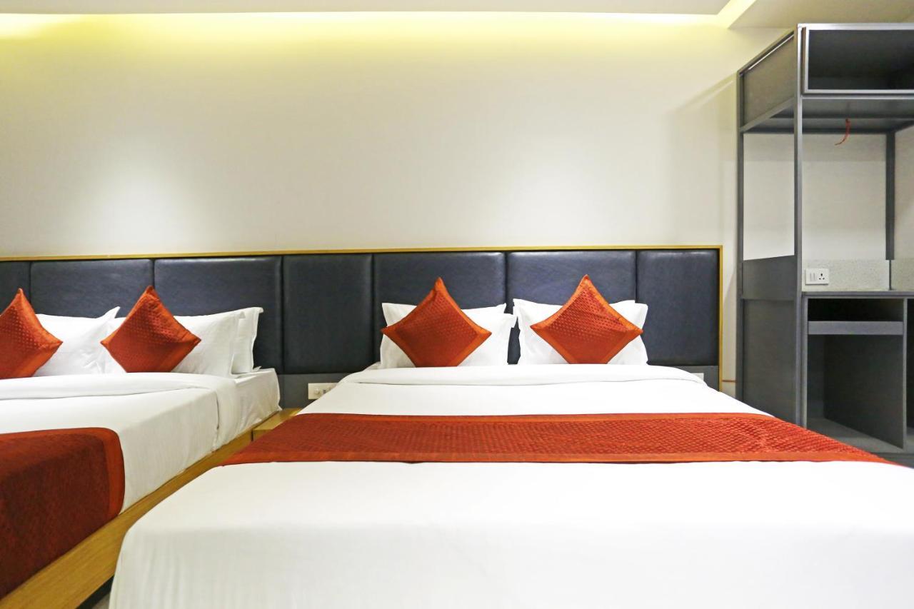 Hotel Apple Villa - Near Delhi Airport With Free Airport Transsfer New Delhi Exteriör bild