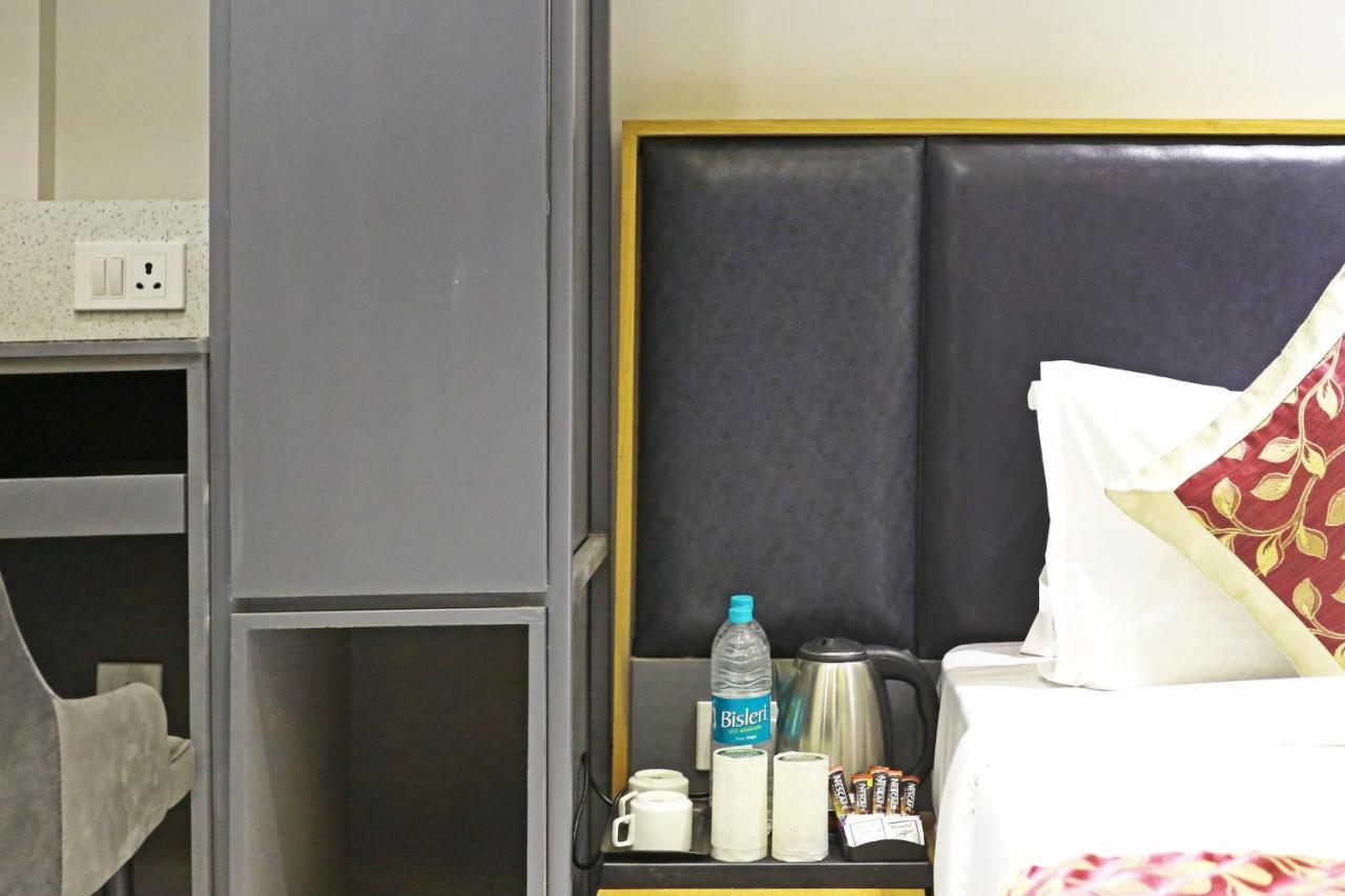 Hotel Apple Villa - Near Delhi Airport With Free Airport Transsfer New Delhi Exteriör bild
