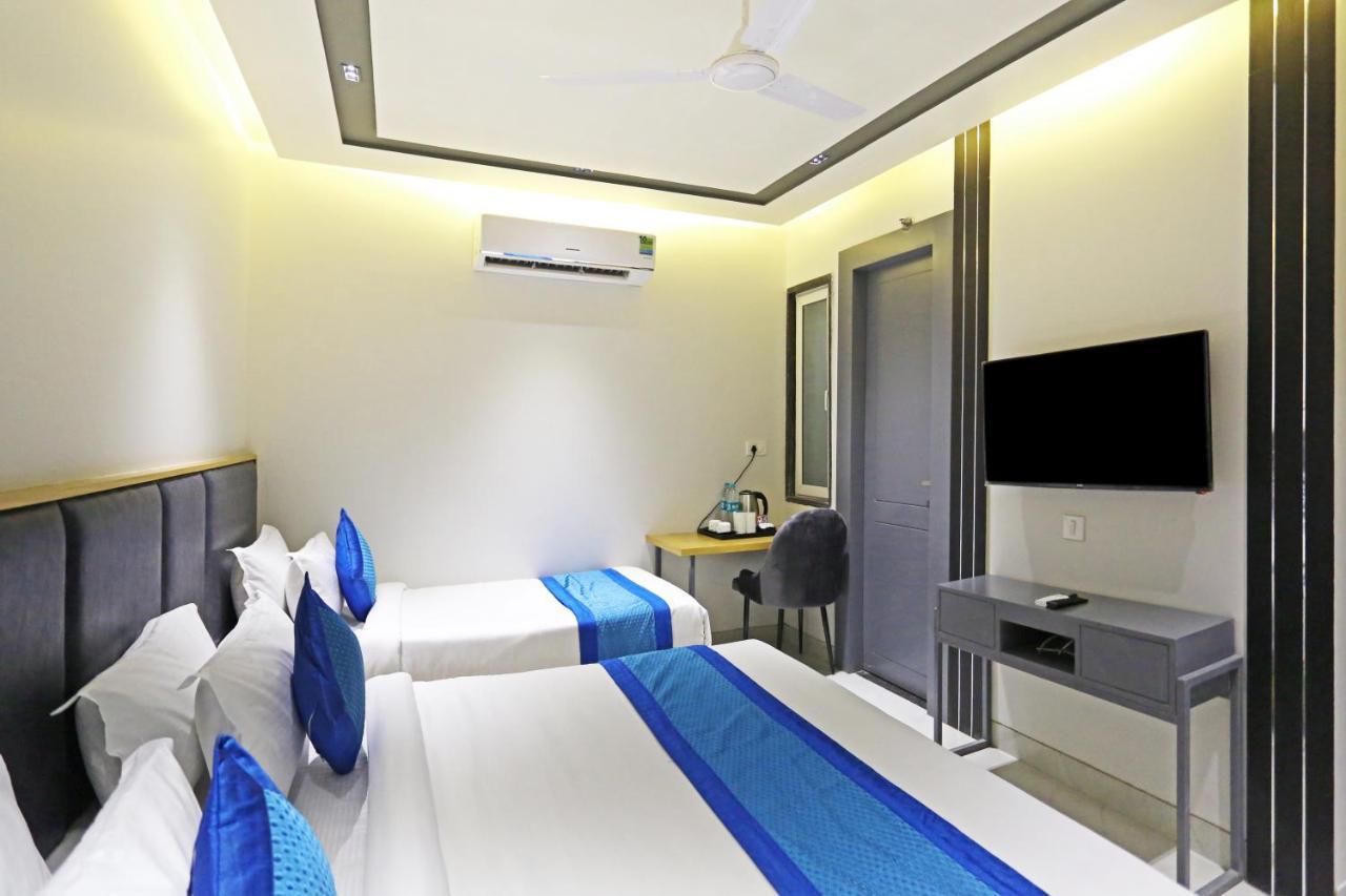 Hotel Apple Villa - Near Delhi Airport With Free Airport Transsfer New Delhi Exteriör bild