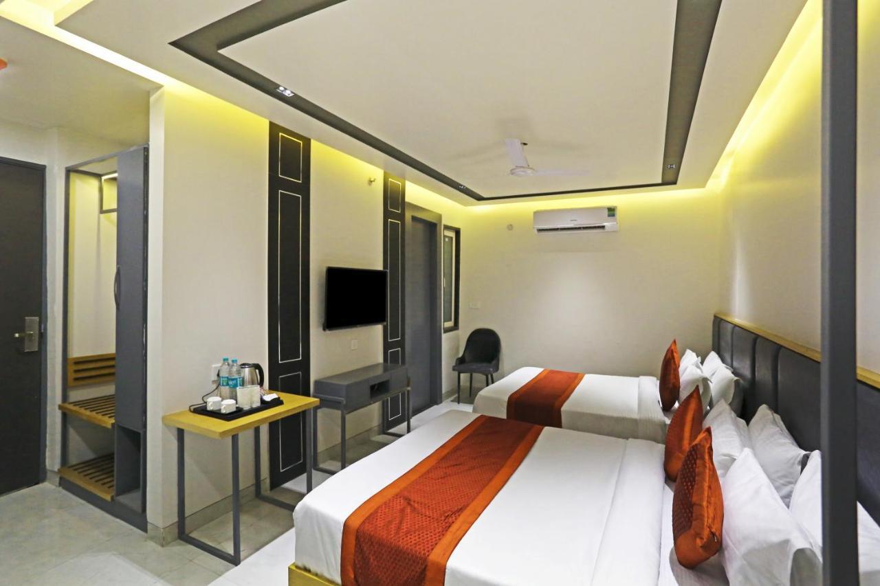 Hotel Apple Villa - Near Delhi Airport With Free Airport Transsfer New Delhi Exteriör bild